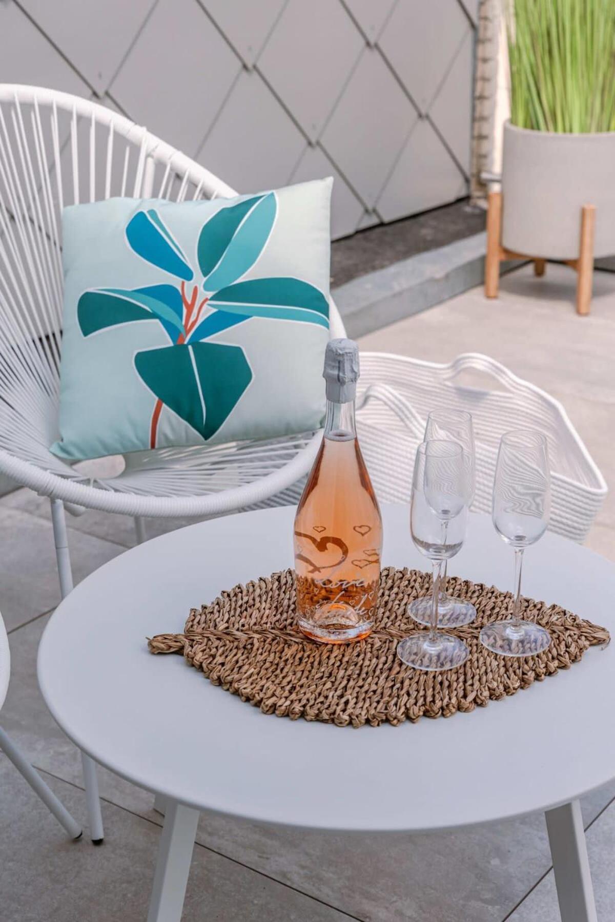 Huswell - Stunning Seafront Apartamento